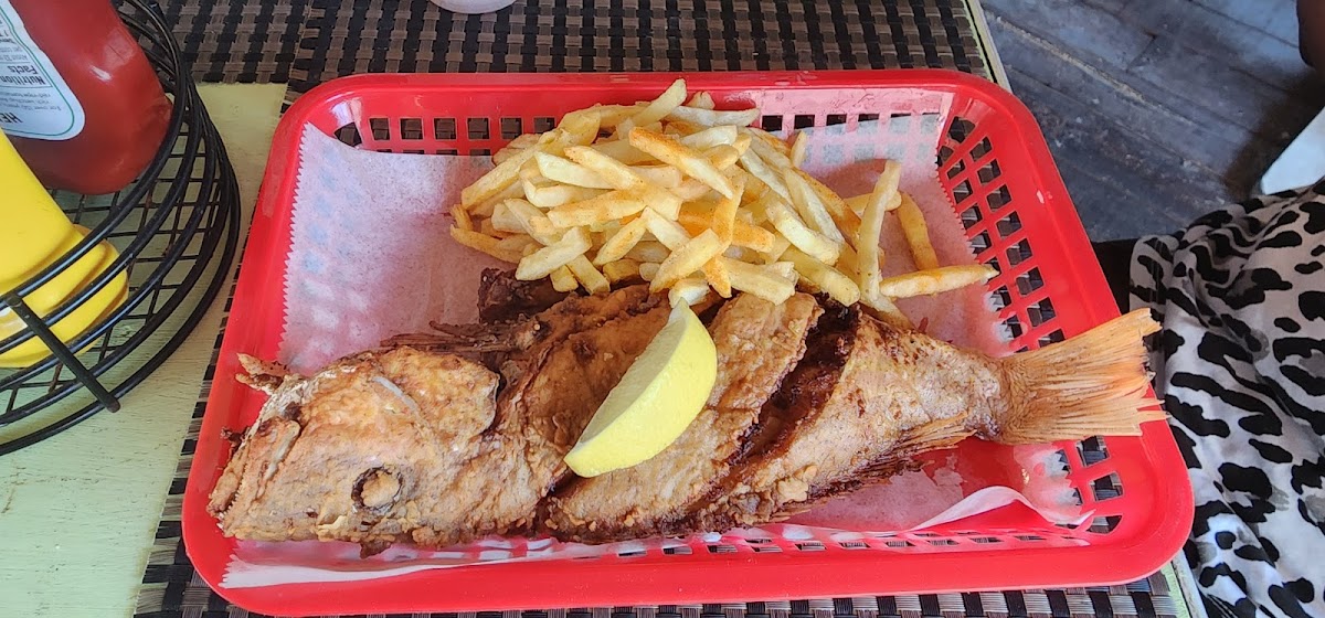 Smitty’S Beach Bar & Restaurant-8